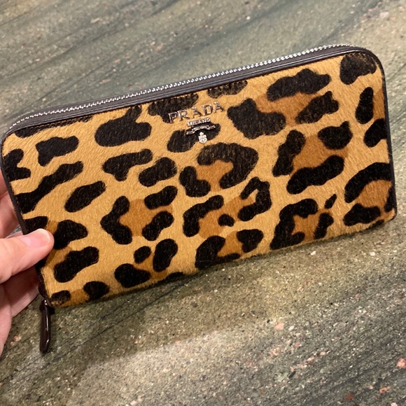 ‼️SOLD‼️Authentic Prada Leopard-Print Calf Hair Wallet - Picture 1 of 7